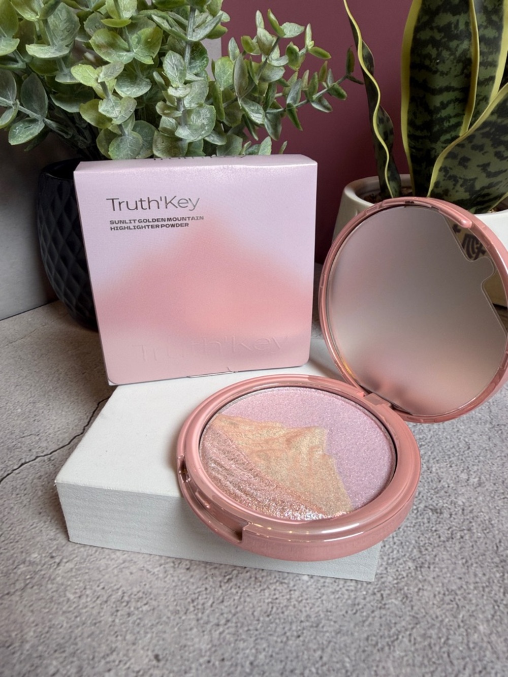 Truth Sunlit Golden Mountain Highlighter Compact - Pink & Gold Sheen